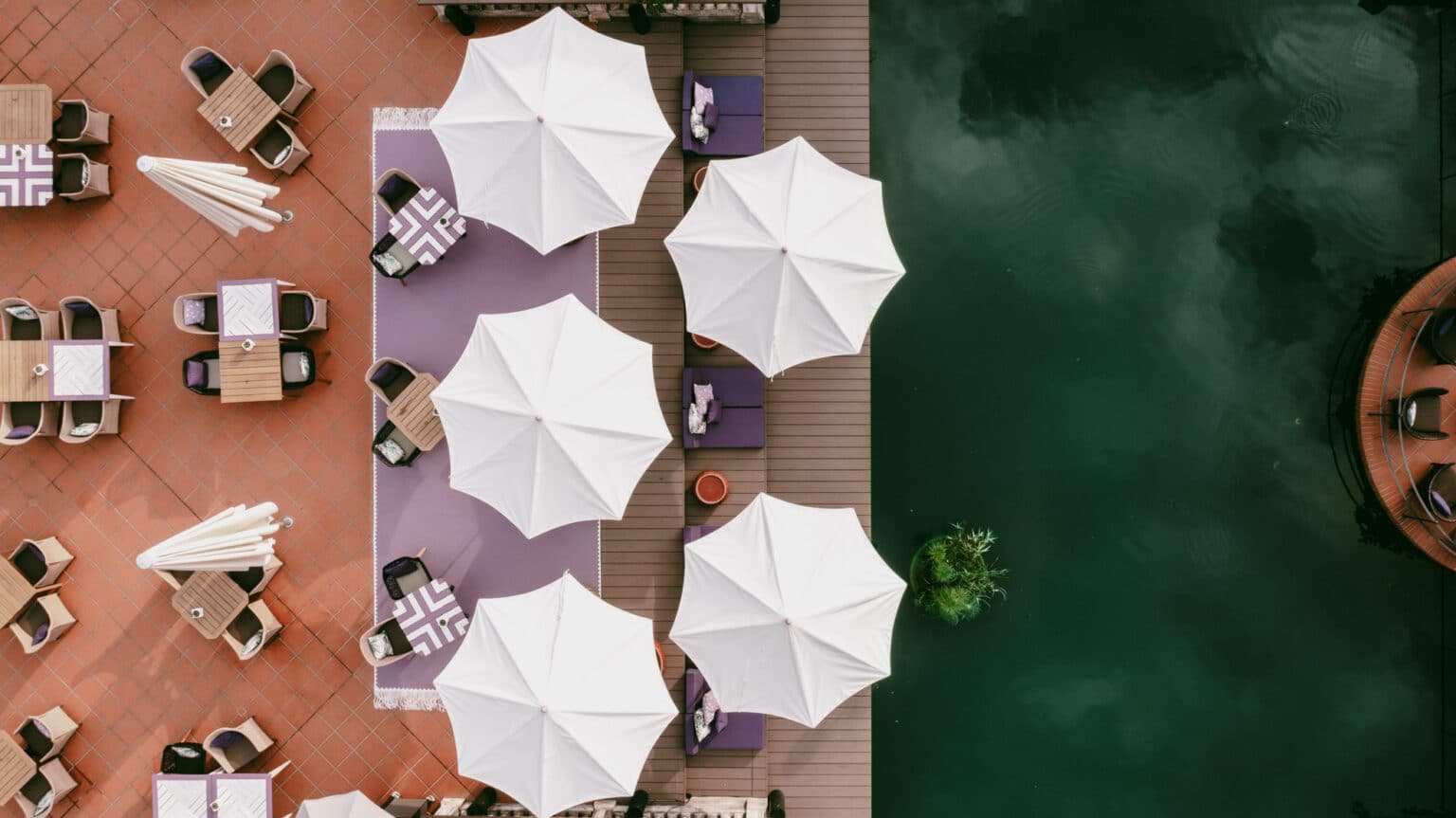 Hotel in Ascona | Hotel Giardino Ascona | 5 star hotel 2 GA_Bar Lounge Outdoor_RGB_High_ANI_03b-GD-Filter