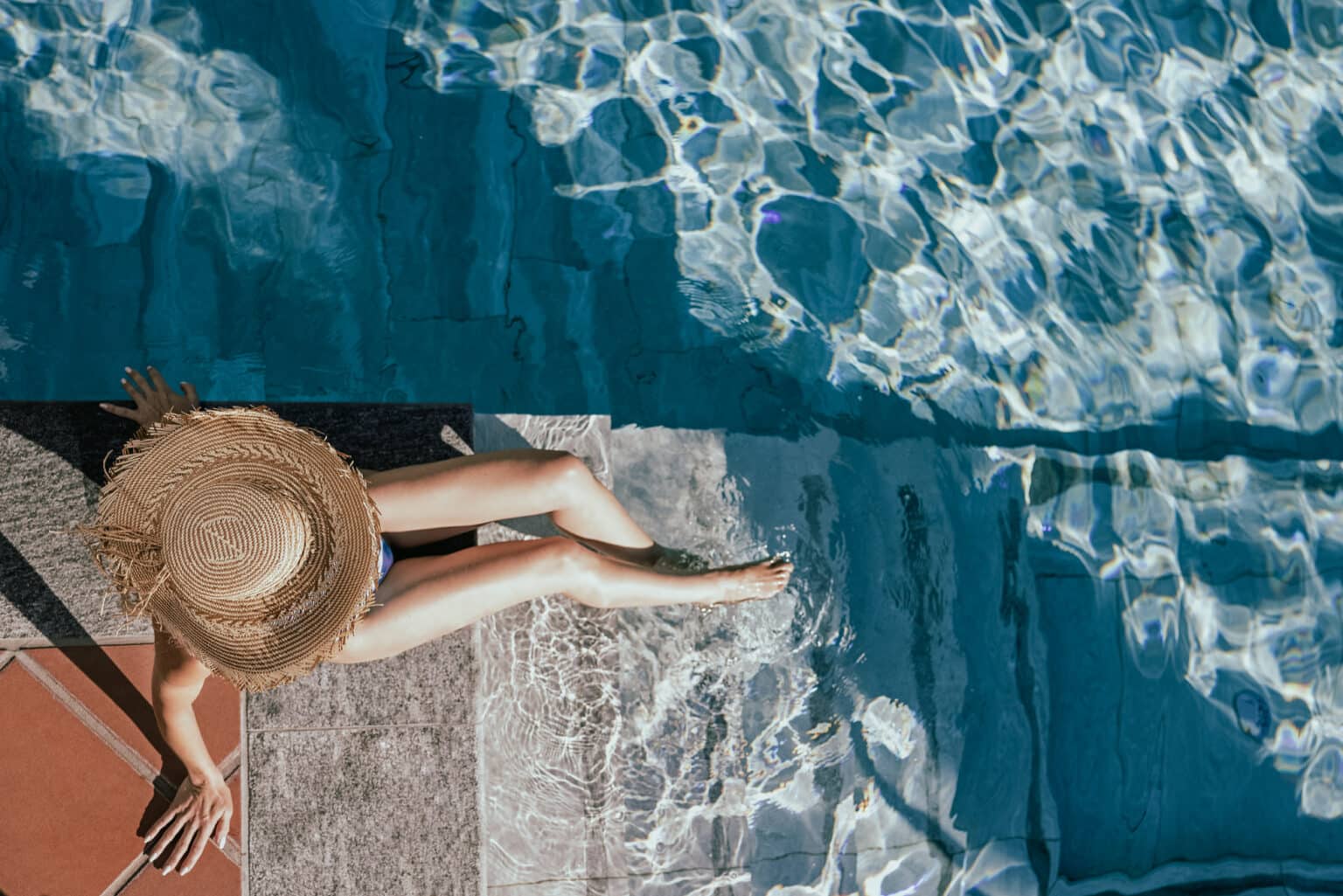Hotel in Ascona | Hotel Giardino Ascona | 5 star hotel 12 GA_Pool Models_RGB_High_ANI_06-GD-Filter