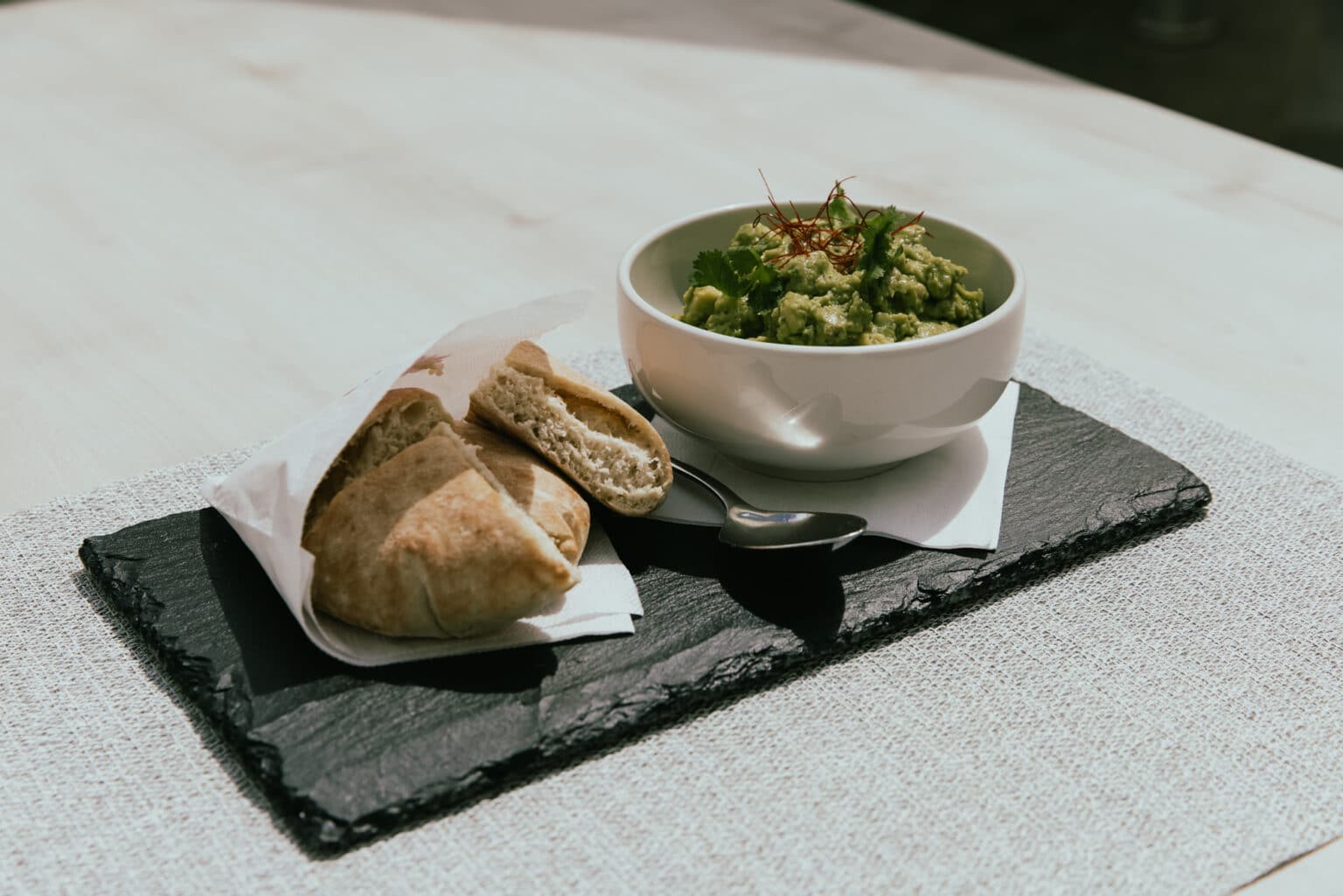 GL_Food_RGB_High_MAVA_10 - Guacamole Lago - avocado, shallots, lime, cilantro, olive oil, and pita bread-GD-Filter_Low