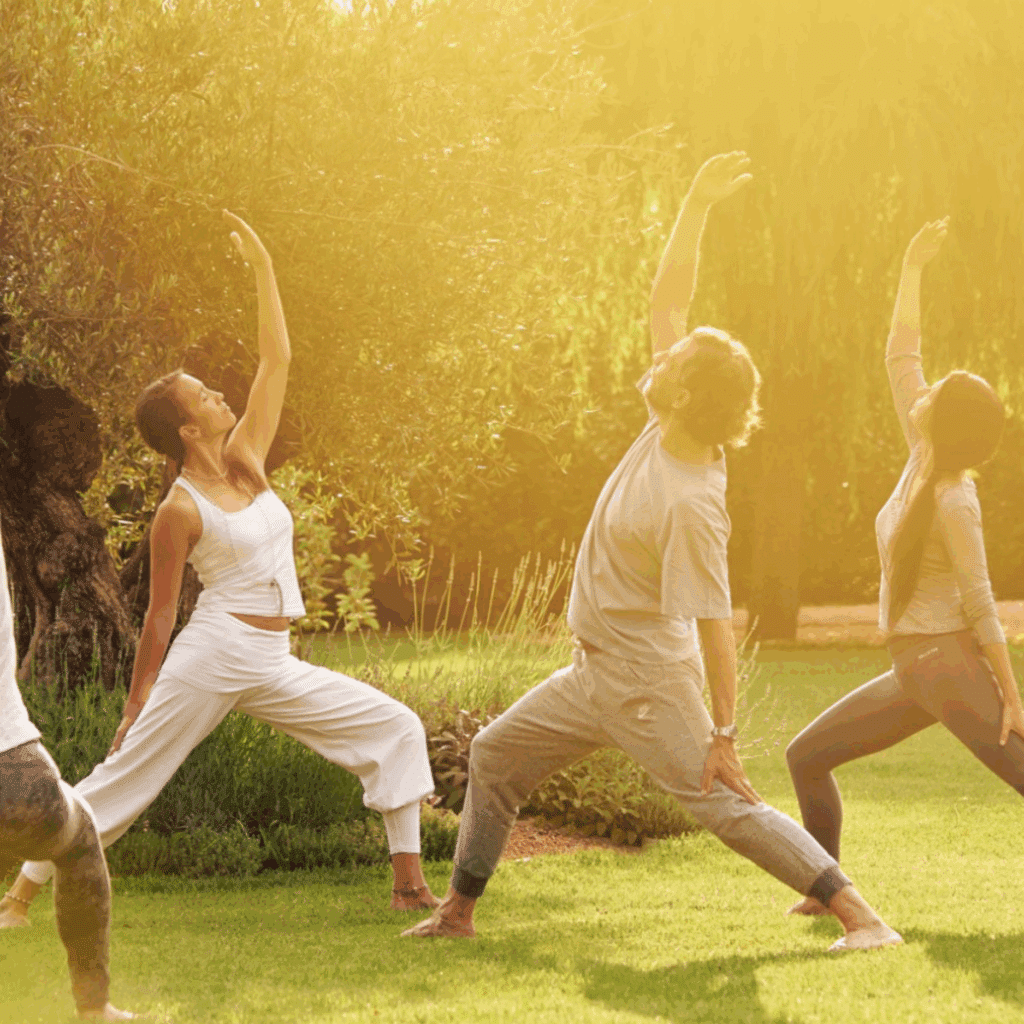 Yoga &Uuml;bungen im Garten