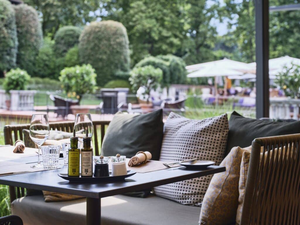 02 Hide Seek Ascona HS GA Restaurant Terrace RGB Low GBA GUPF 10r