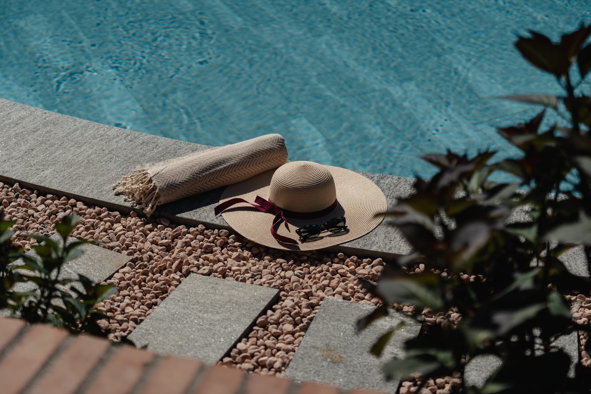 Gut zu wissen | Hotel Giardino Ascona | 5 Sterne Hotel 5 GA_Pool Models_RGB_Low_DTS_20