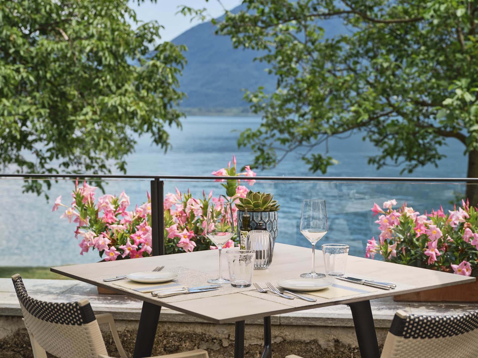 GL_Terrace_RGB_Low_GUPF_02_h