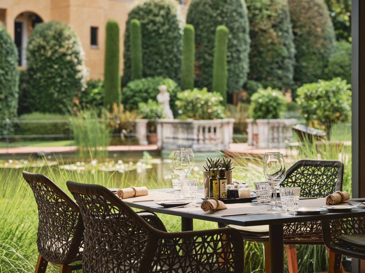 HS_GA_Restaurant Terrace_RGB_Low_GBA_GUPF_09_hr