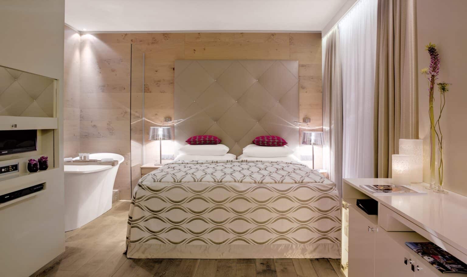 Junior Suite 1 GM_Junior Suite_RGB_Low_HAB_01