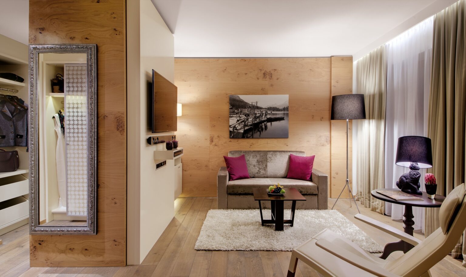 Junior Suite 5 GM_Suite Small South_RGB_Low_HAB_01