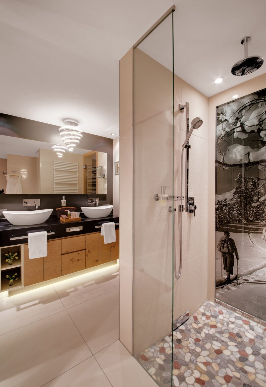 Suite 5 GM_Suite_RGB_Low_HAB_02