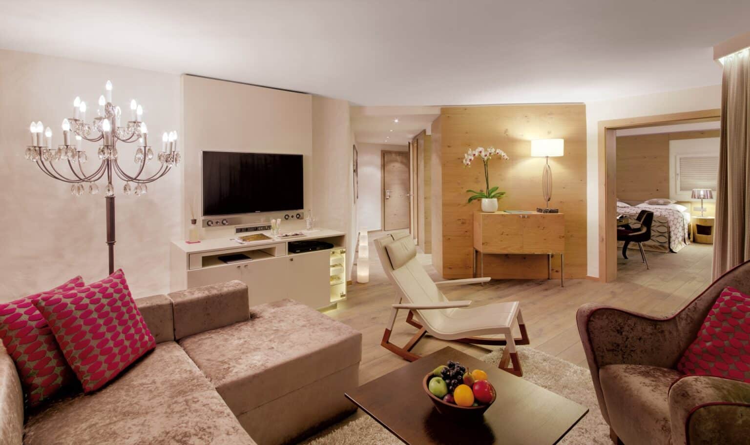 GM_Suite_RGB_Low_HAB_03