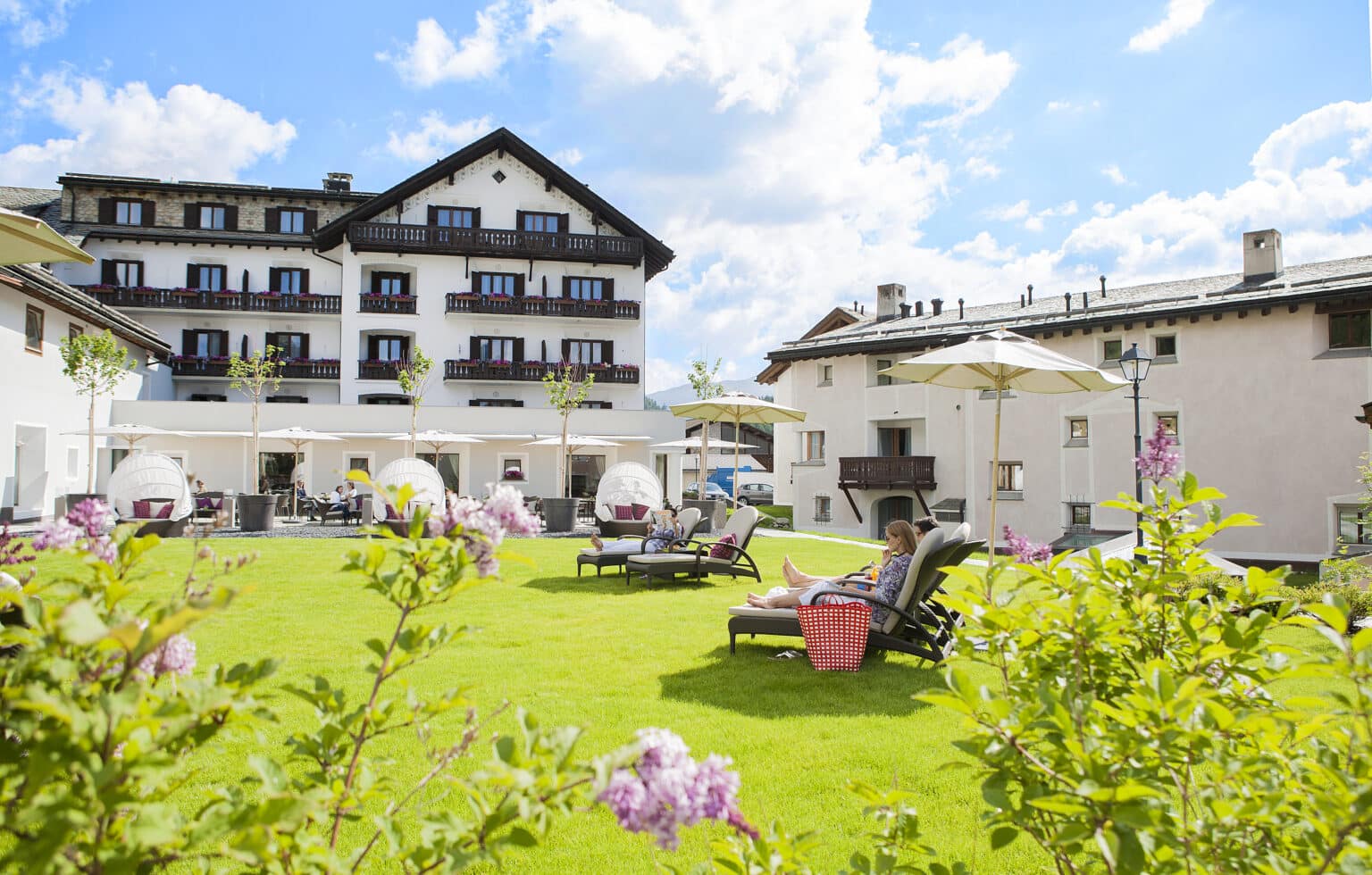 Hotel St. Moritz | Giardino Bed & Breakfast Mountain 7 GM_Garden-Terrace Summer Models_RGB_Low_SAR_07